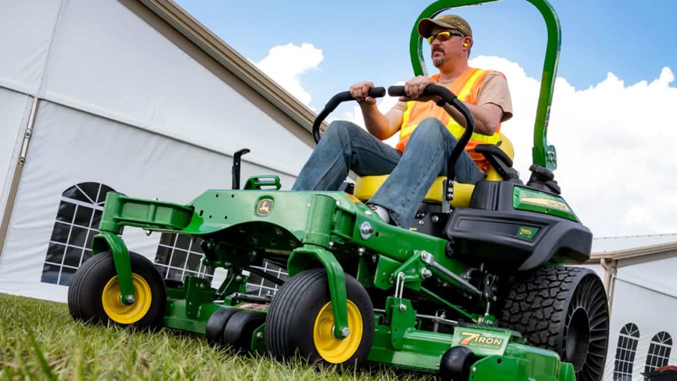 Z955M EFI ZTrak™ Zero-Turn Mower - John Deere - United Ag & Turf