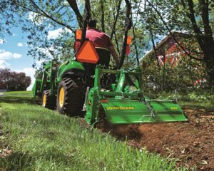 John Deere 1023E